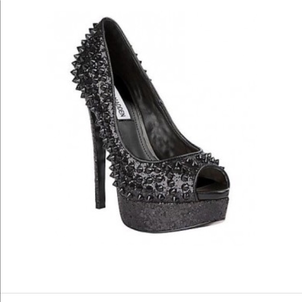 Steve Madden studded pumps